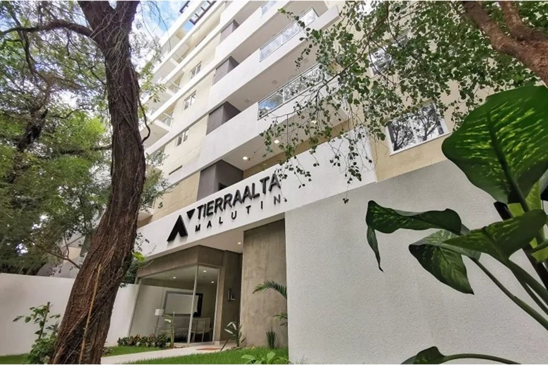 Alquilo Dpto. Moderno en Villa Morra, Asunción. - 1