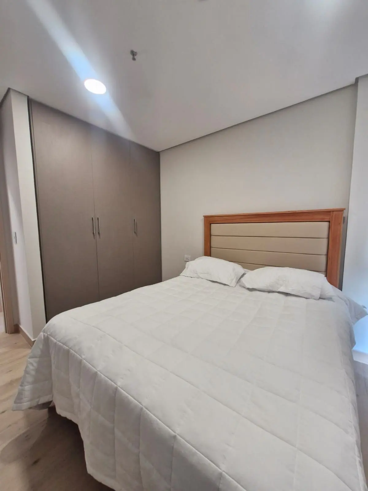 DEPARTAMENTO AMOBLADO EN ALQUILER EN VILLA MORRA, A PASOS DEL SHOPPING MARISCAL LOPEZ - 5