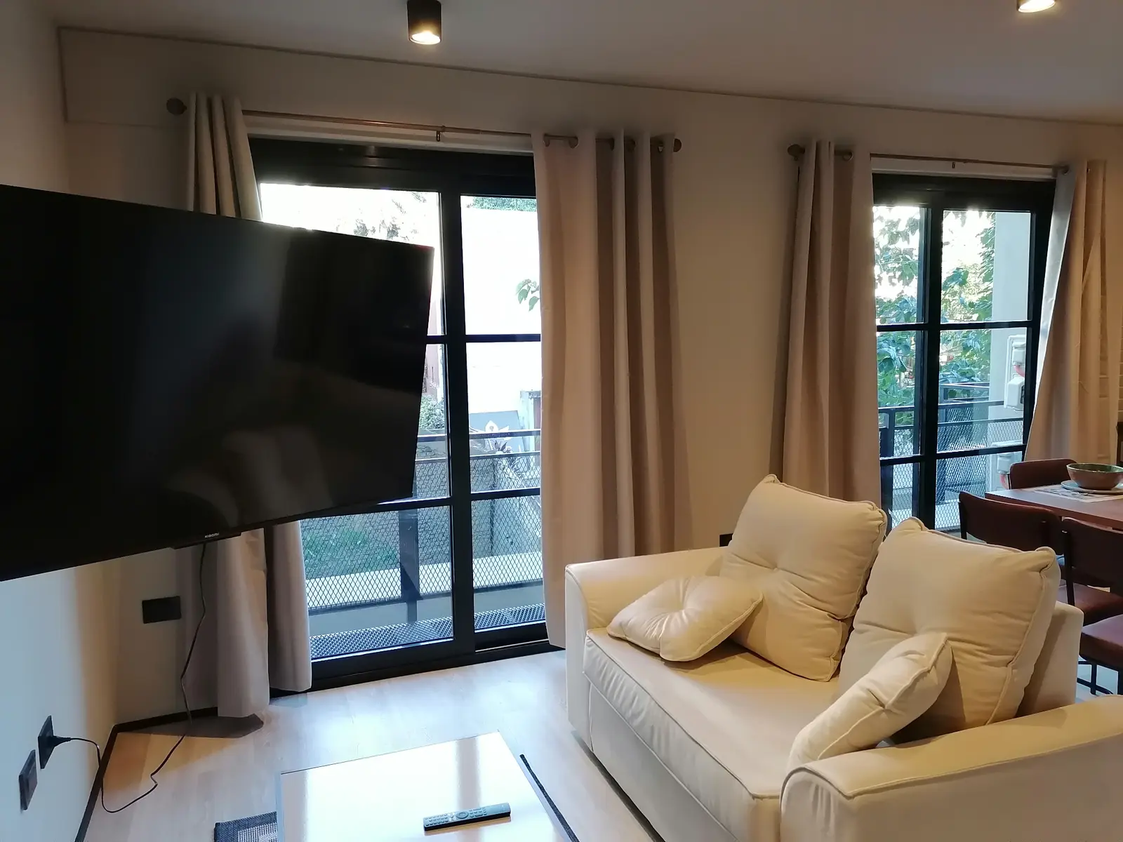 Alquilo Departamento Amoblado Villa Morra,A media cuadra de Avda España - imagen 2