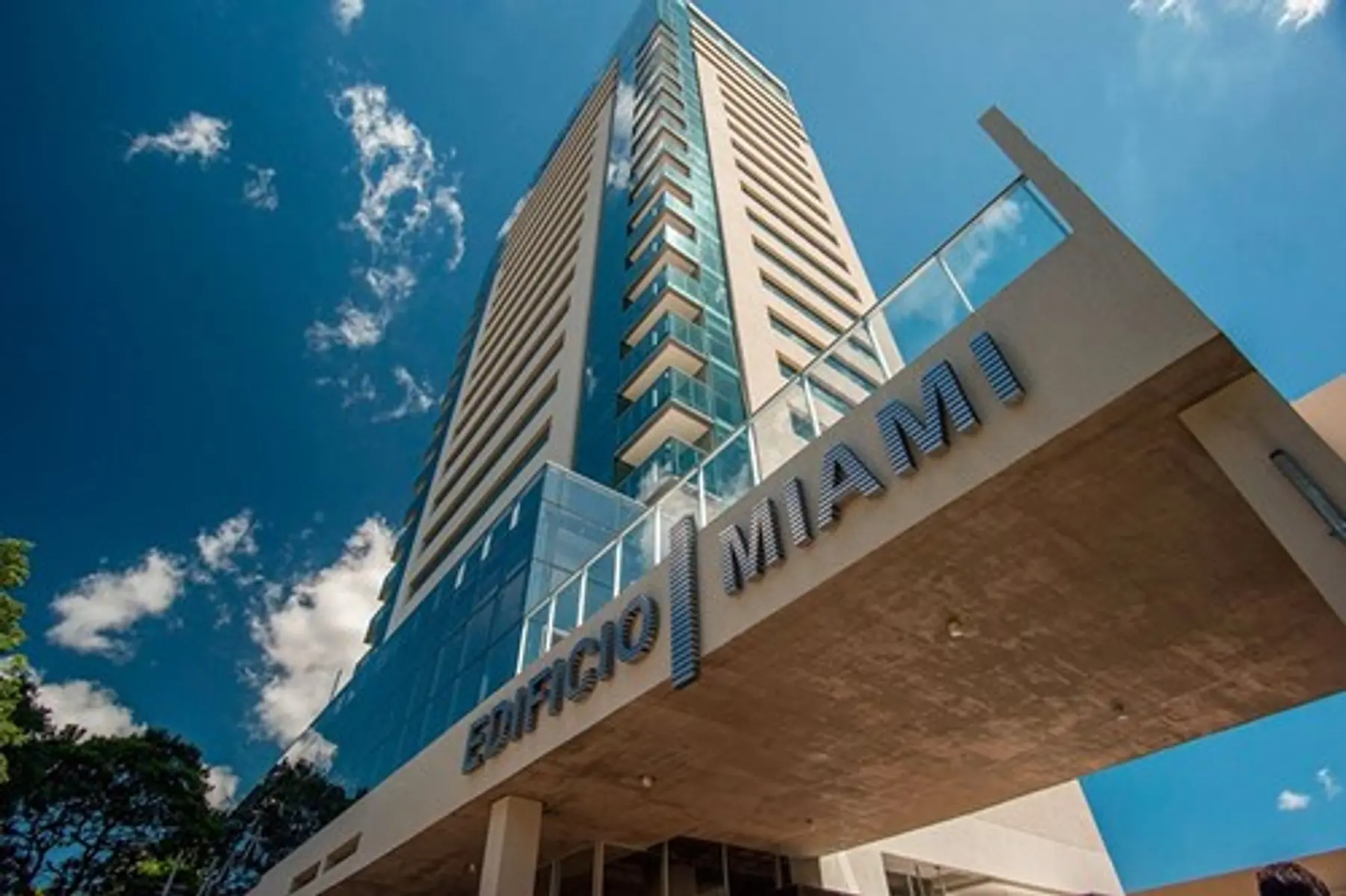 Departamento Exclusivo En Miami Tower - Viví En Las Alturas - 1