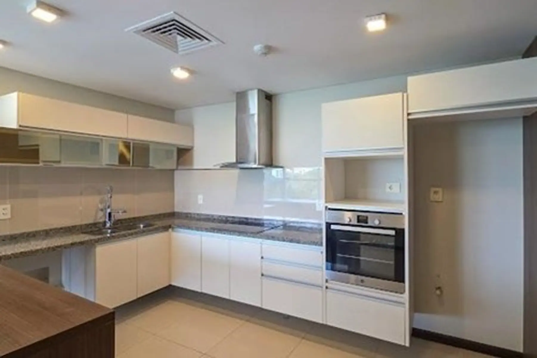 Departamento Exclusivo En Miami Tower - Viví En Las Alturas - 3