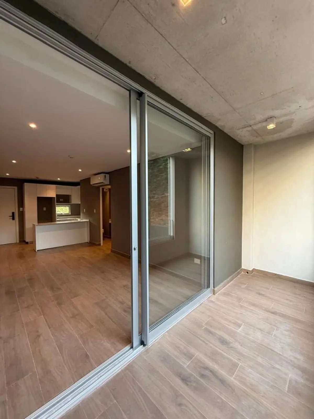 ALQUILER – Departamento de 1 dormitorio a Estrenar Barrio Villamorra. - 3