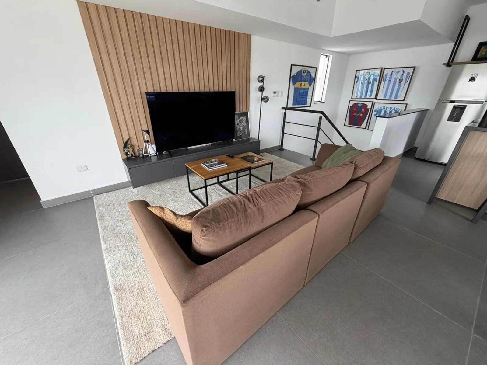 ALQUILO HERMOSO PENTHOUSE AMOBLADO CON TERRAZA PRIVADA QUINCHO,PISCINA. BARRIO VILLA MORRA - 12
