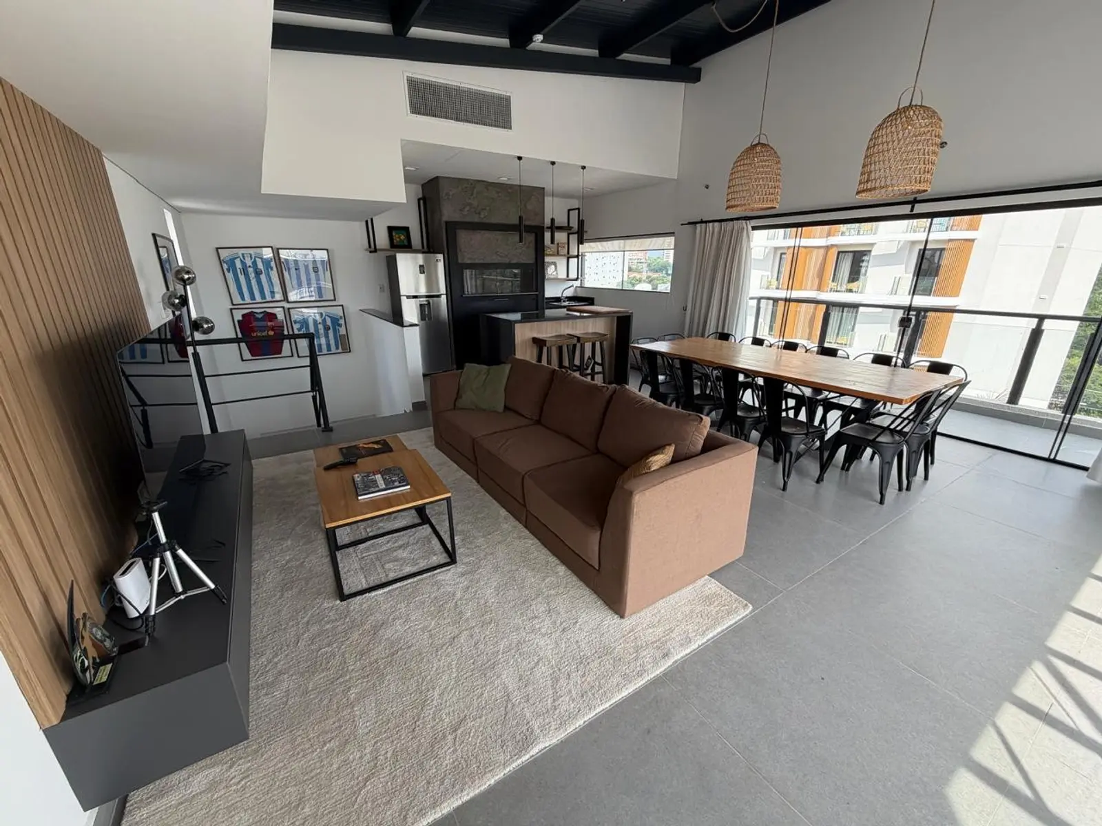 ALQUILO HERMOSO PENTHOUSE AMOBLADO CON TERRAZA PRIVADA QUINCHO,PISCINA. BARRIO VILLA MORRA - 13