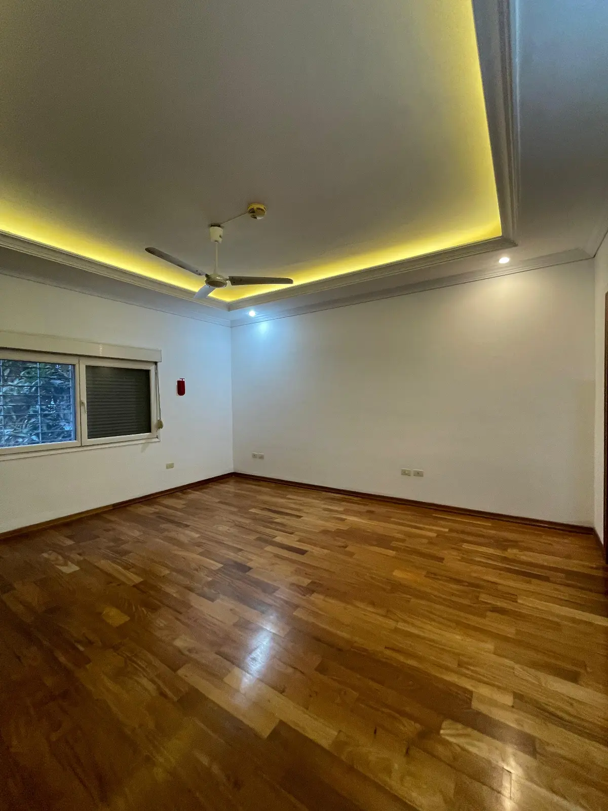 Villamorra en alquiler departamento de 4 dormitorios de 300 m2 - 4