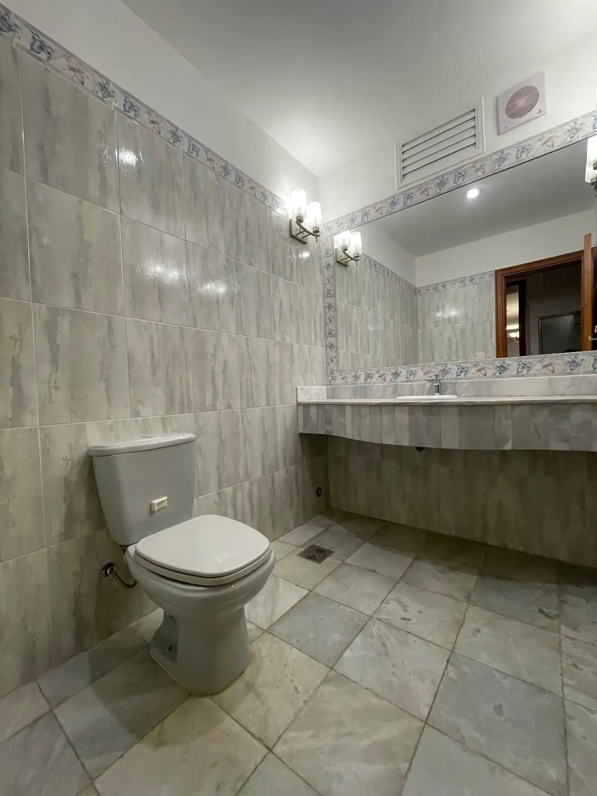 Villamorra en alquiler departamento de 4 dormitorios de 300 m2 - 5
