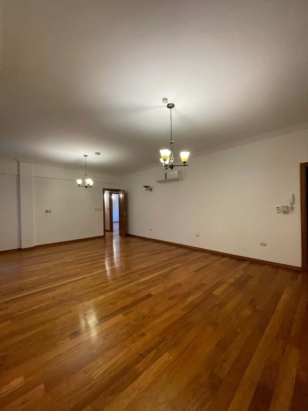 Villamorra en alquiler departamento de 4 dormitorios de 300 m2 - 13