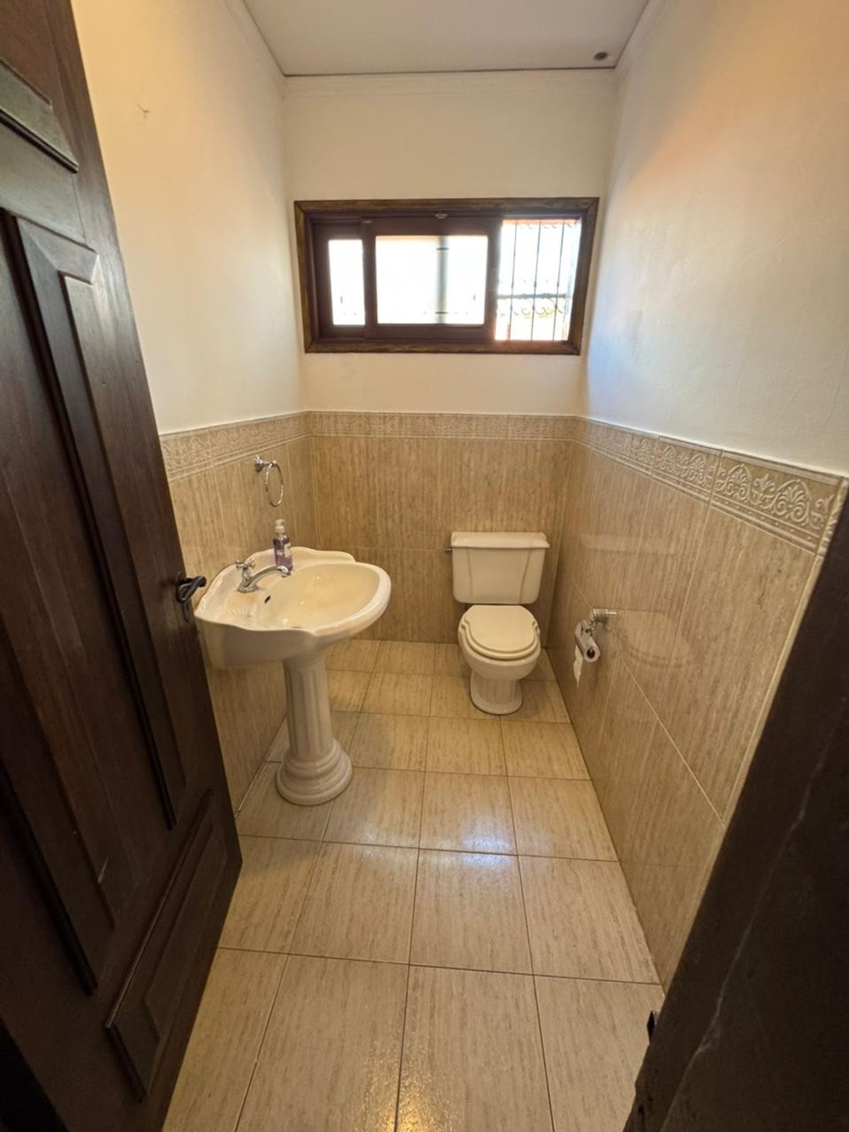 ALQUILO increible Residencia en El Dorado, para vivienda u oficina.- - 16