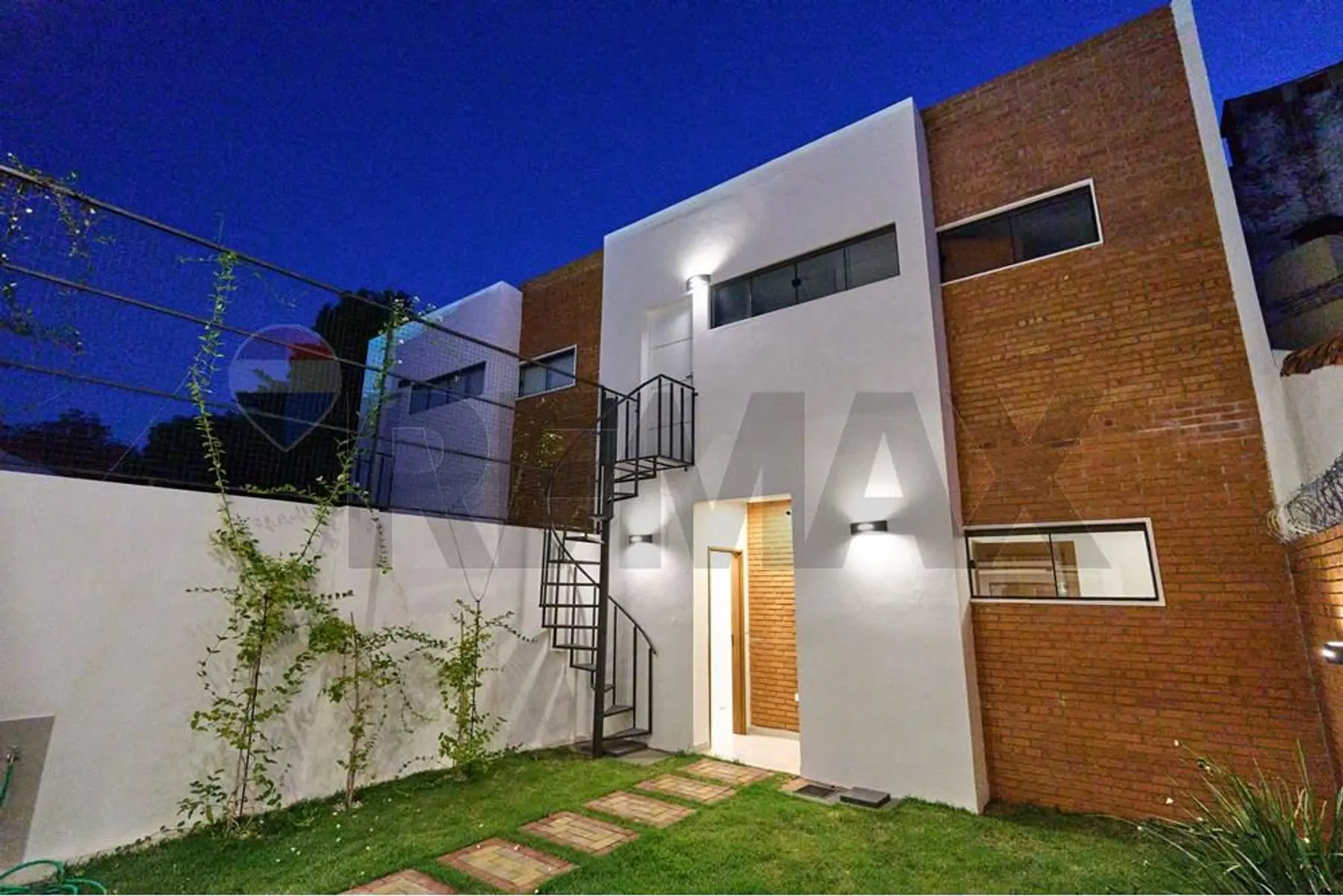 ALQUILO HERMOSA RESIDENCIA ZONA SHOPPING MCAL LOPEZ - imagen 6