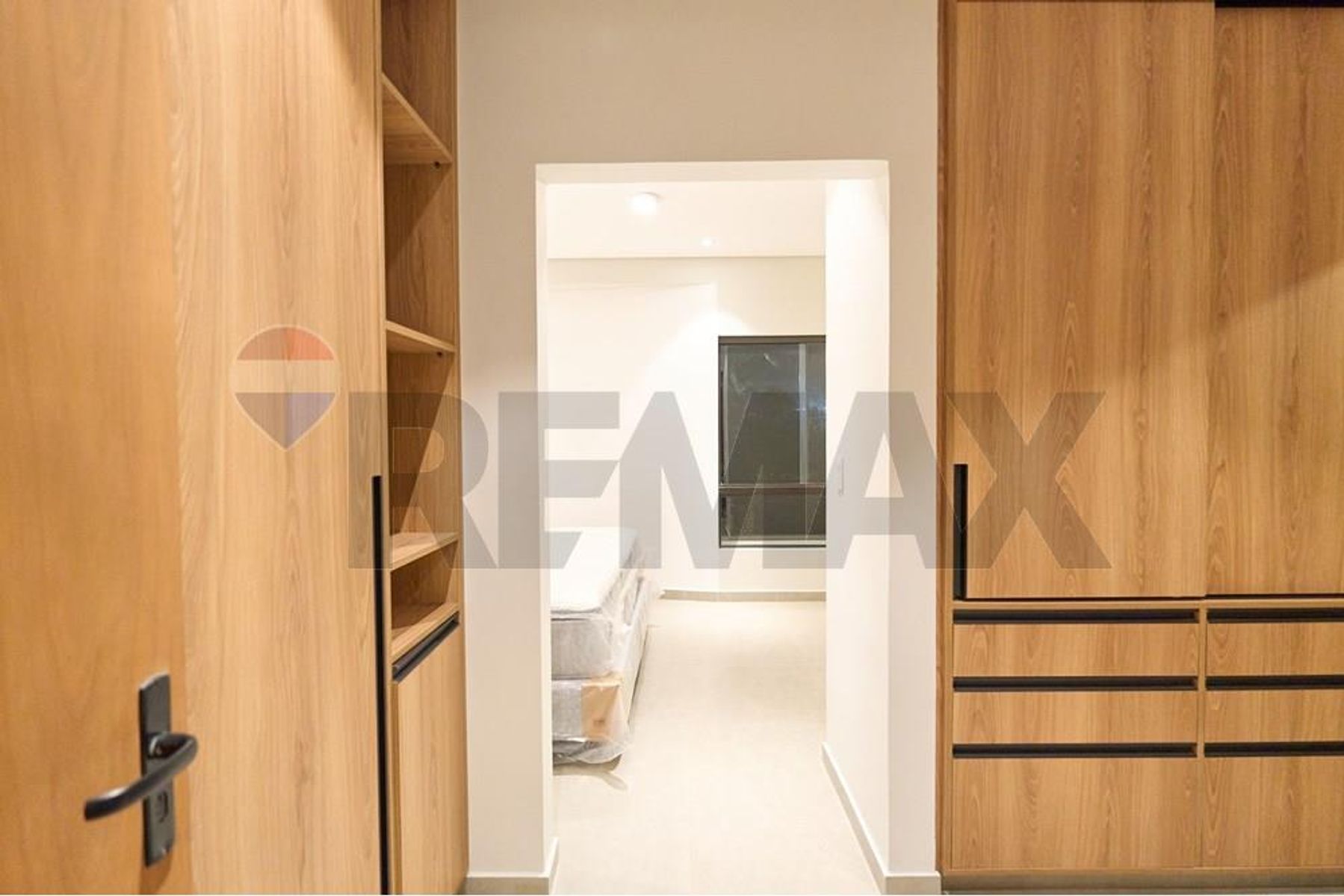 ALQUILO HERMOSA RESIDENCIA ZONA SHOPPING MCAL LOPEZ - imagen 11
