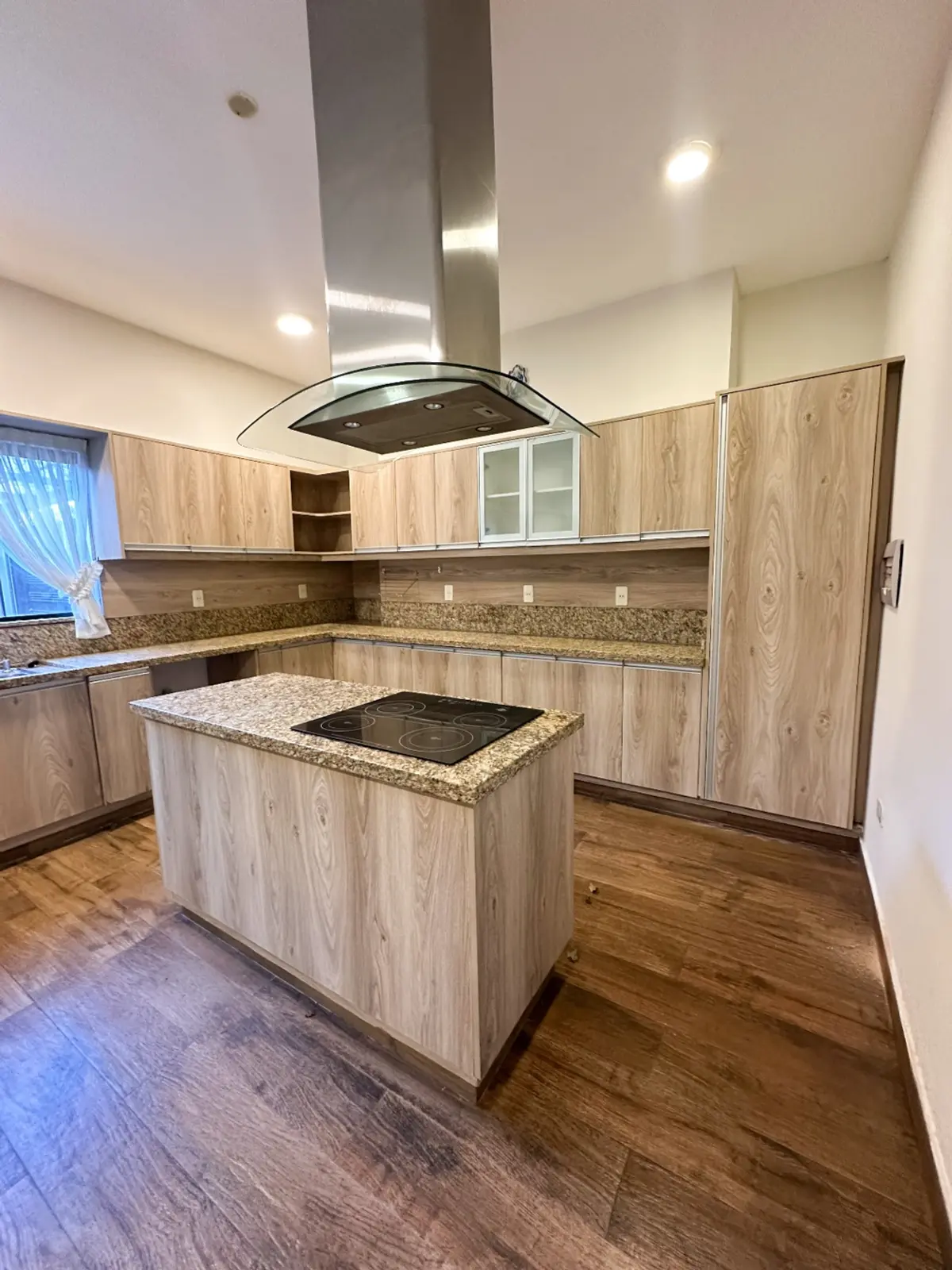 CASA EN ALQUILER Y VENTA ā RECOLETA, ASUNCIĆN - 12