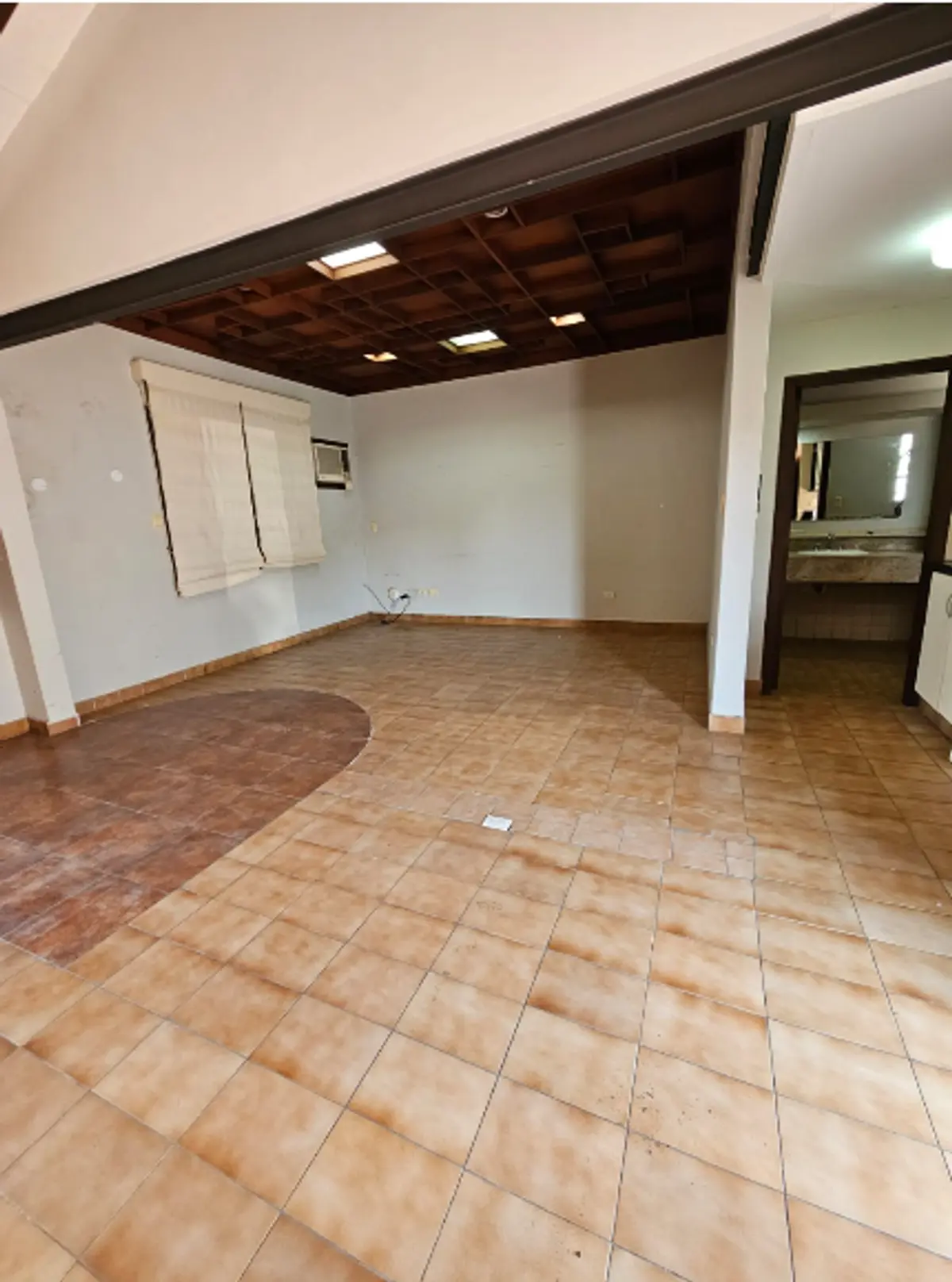 ALQUILER PARA USO COMERCIAL - BARRIO LAS MERCEDES - imagen 5