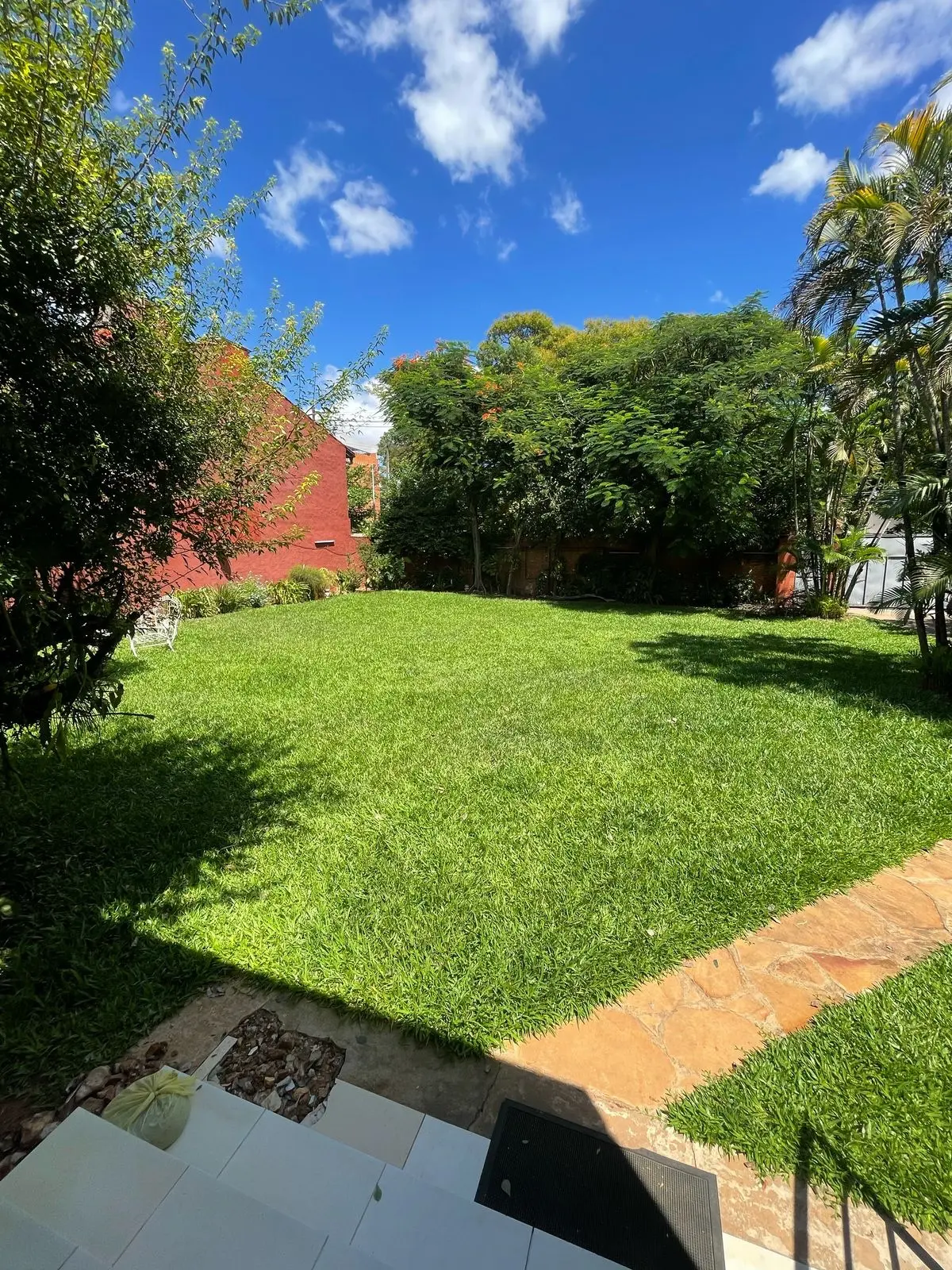 Terreno Exclusivo en Ycua Sati: 972 m² con Potencial de Desarrollo Inigualable - 9