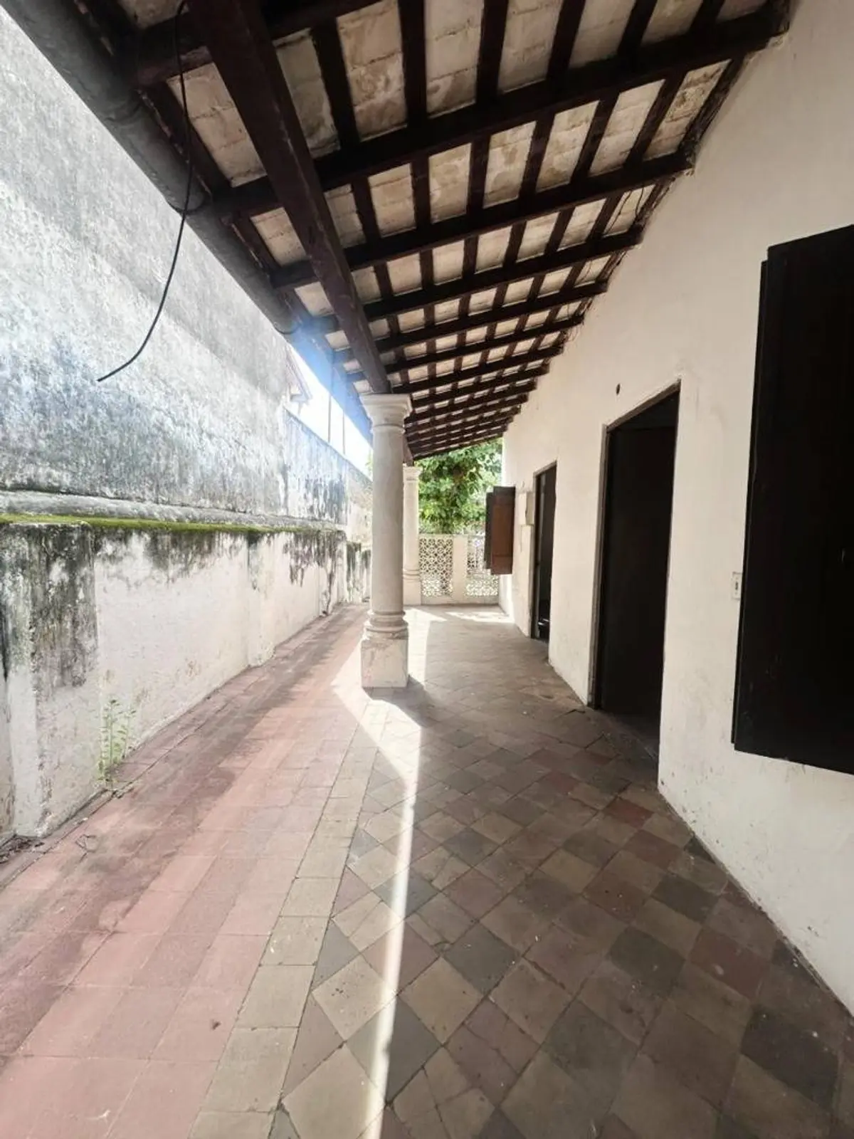 VENDO CASA A REFACCIONAR EN ZONA CENTRO DE ASUNCIÓN - 5