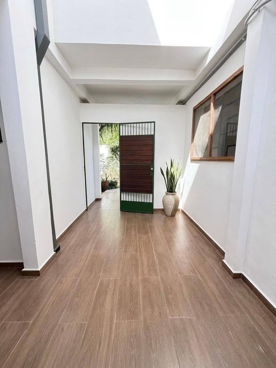 VENDO RESIDENCIA EN BARRIO MBURUCUYÁ - imagen 5