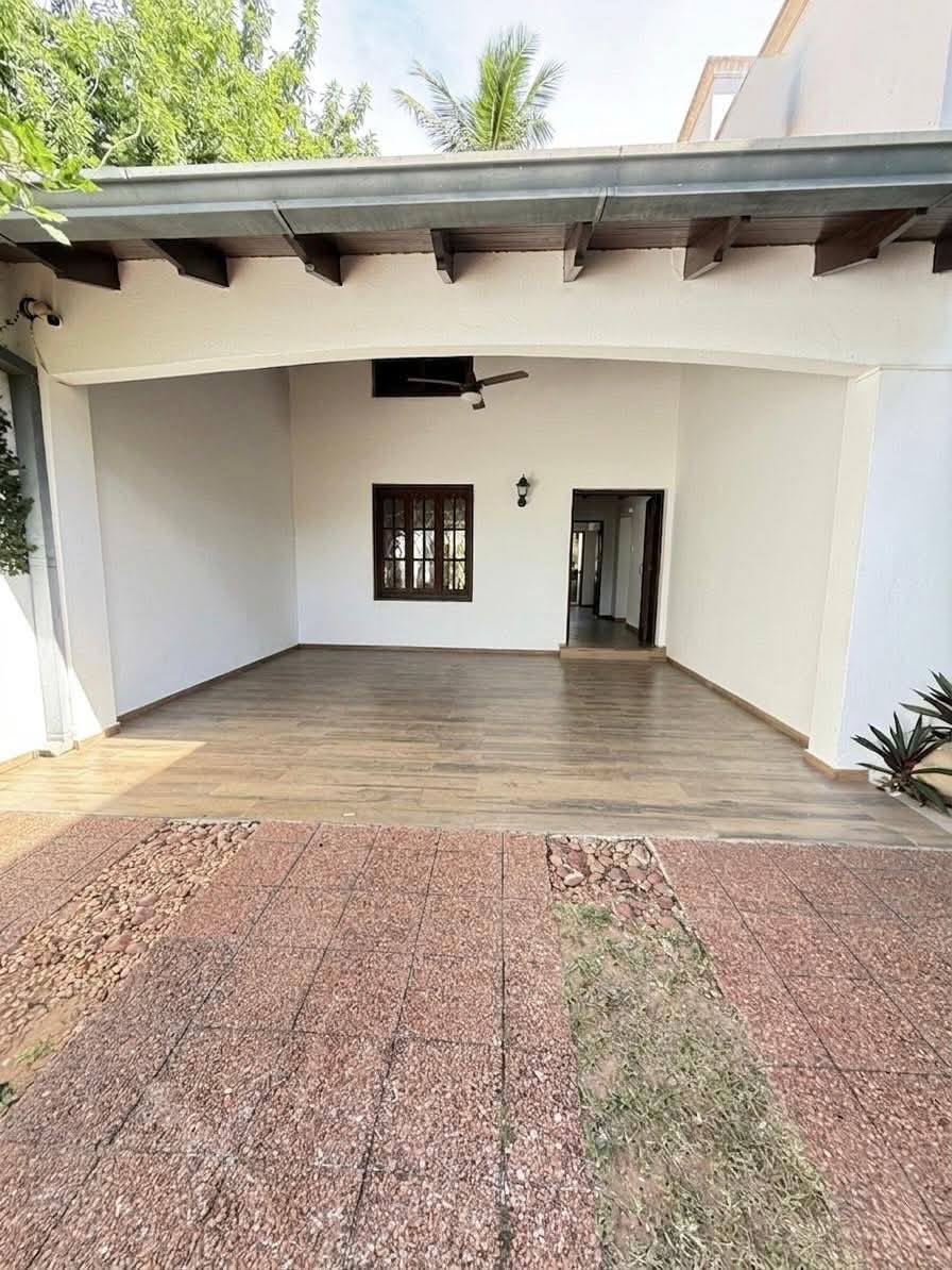 VENDO RESIDENCIA EN BARRIO MBURUCUYÁ - imagen 9