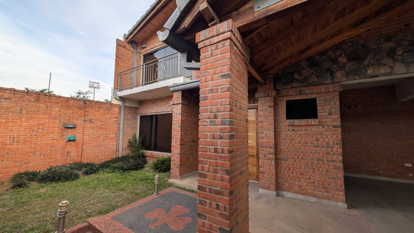 Residencia amoblada en alquiler o venta - Zona estratégica - 2