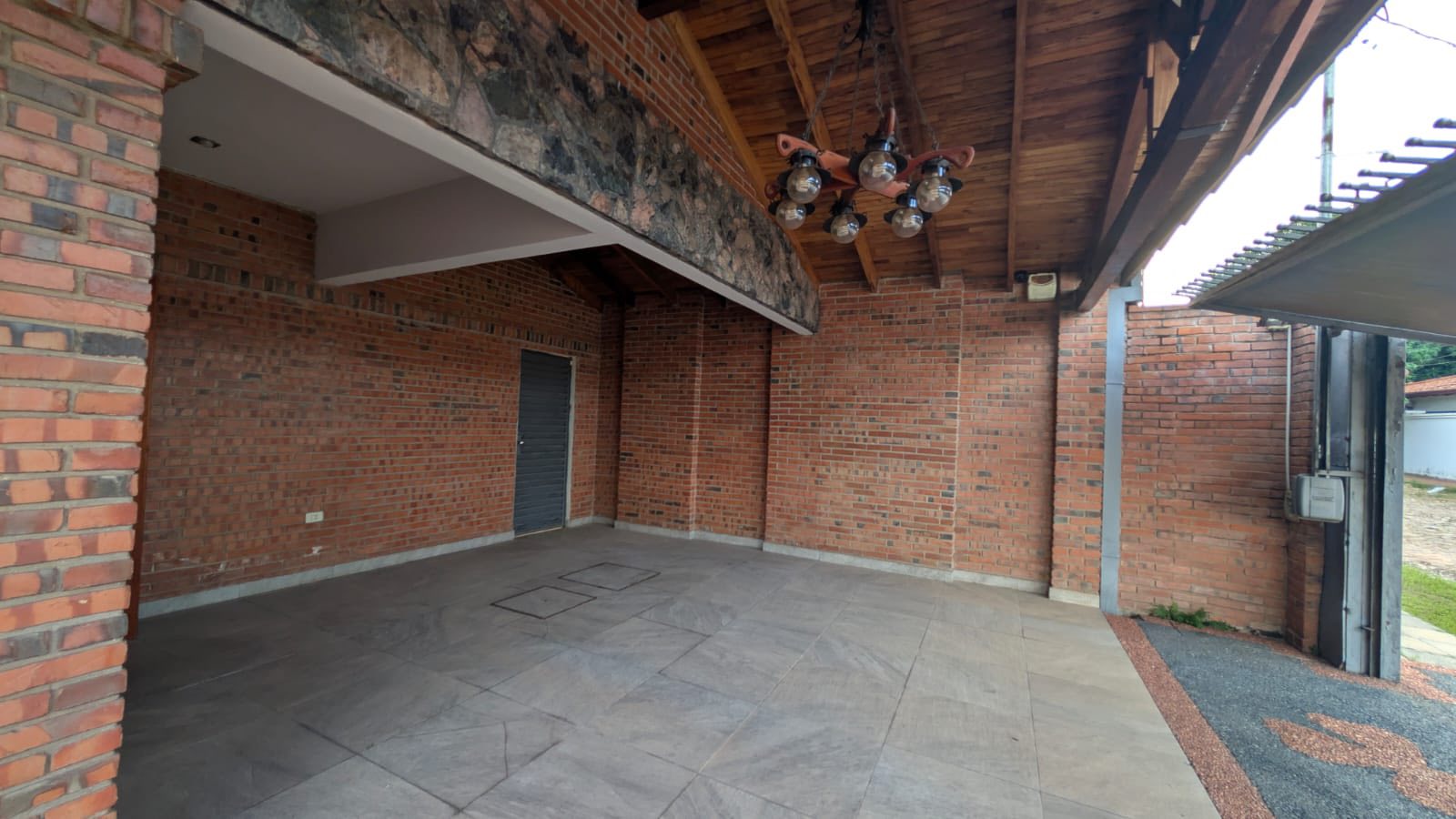 Residencia amoblada en alquiler o venta - Zona estratégica - 8