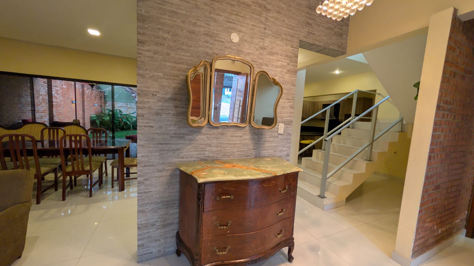 Residencia amoblada en alquiler o venta - Zona estratégica - 11