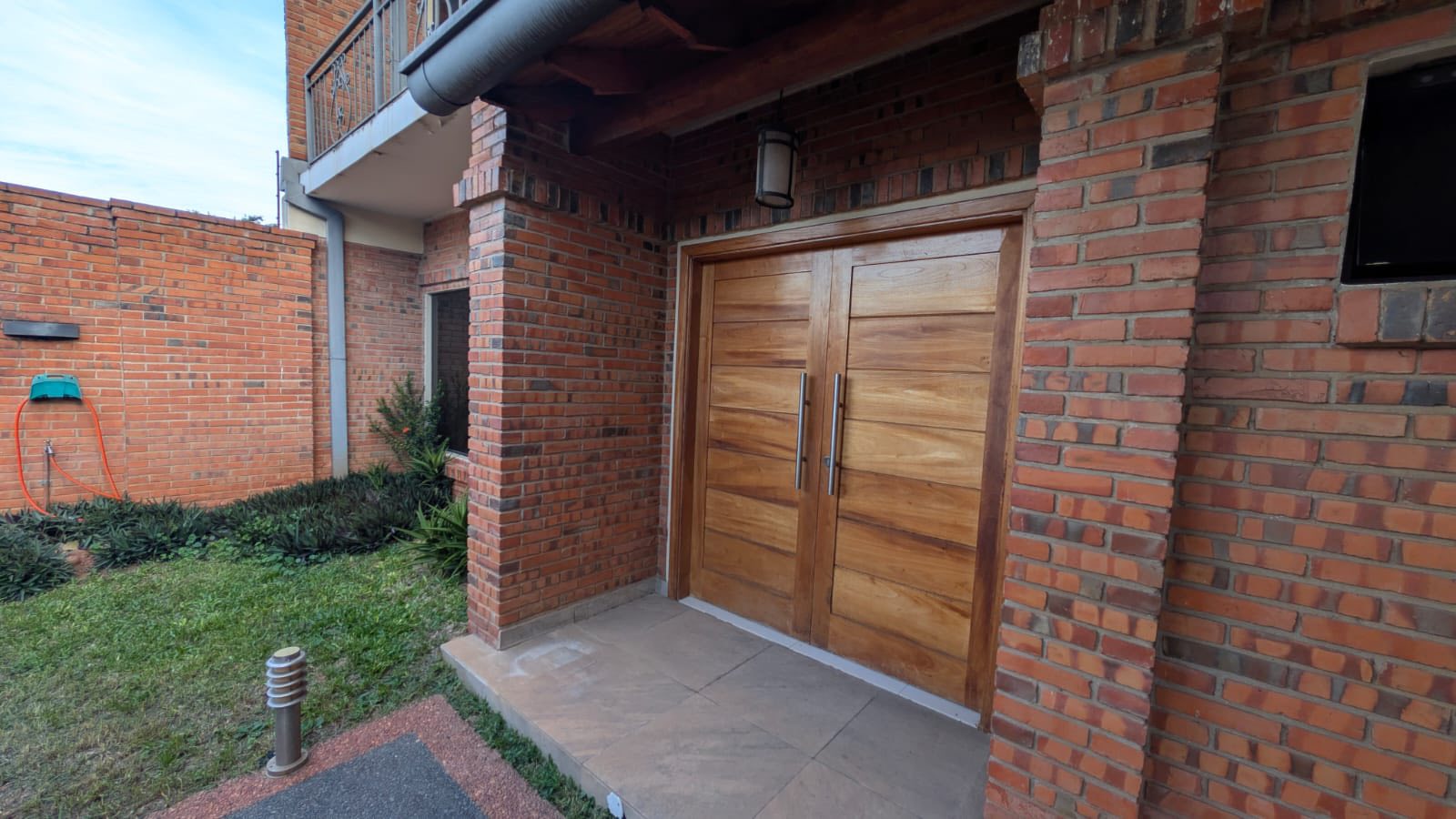 Residencia amoblada en alquiler o venta - Zona estratégica - 12