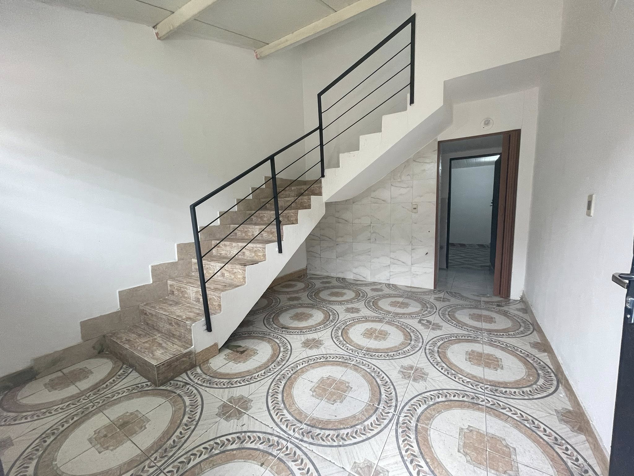 🚨Alquilo hermoso duplex pequeño en Ñemby a un paso de Avda Acceso Sur y a 5 min del Desvío San Antonio 🏡 - 1