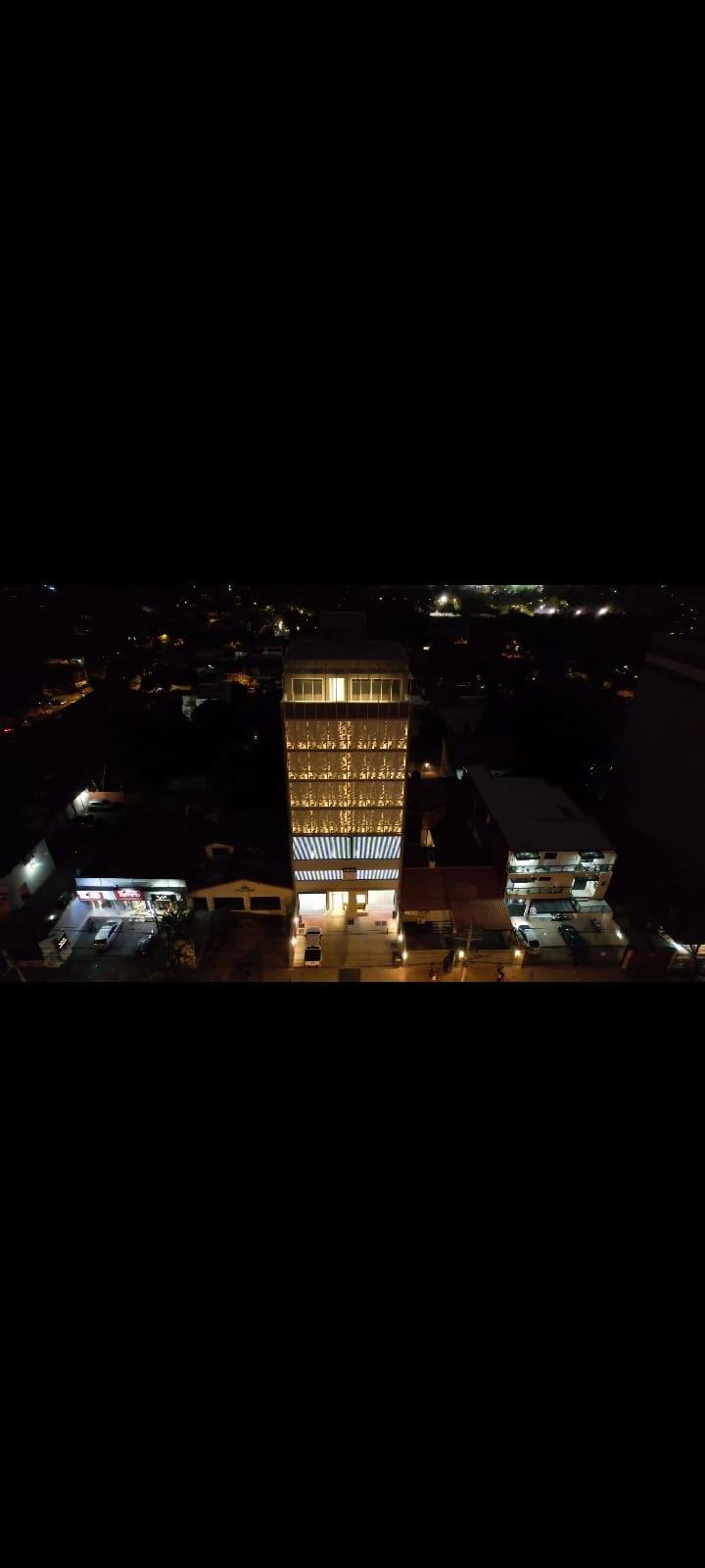 Se alquila oficina Corporativa sin muebles en Edificio Corporativo Zona León Condou - 1