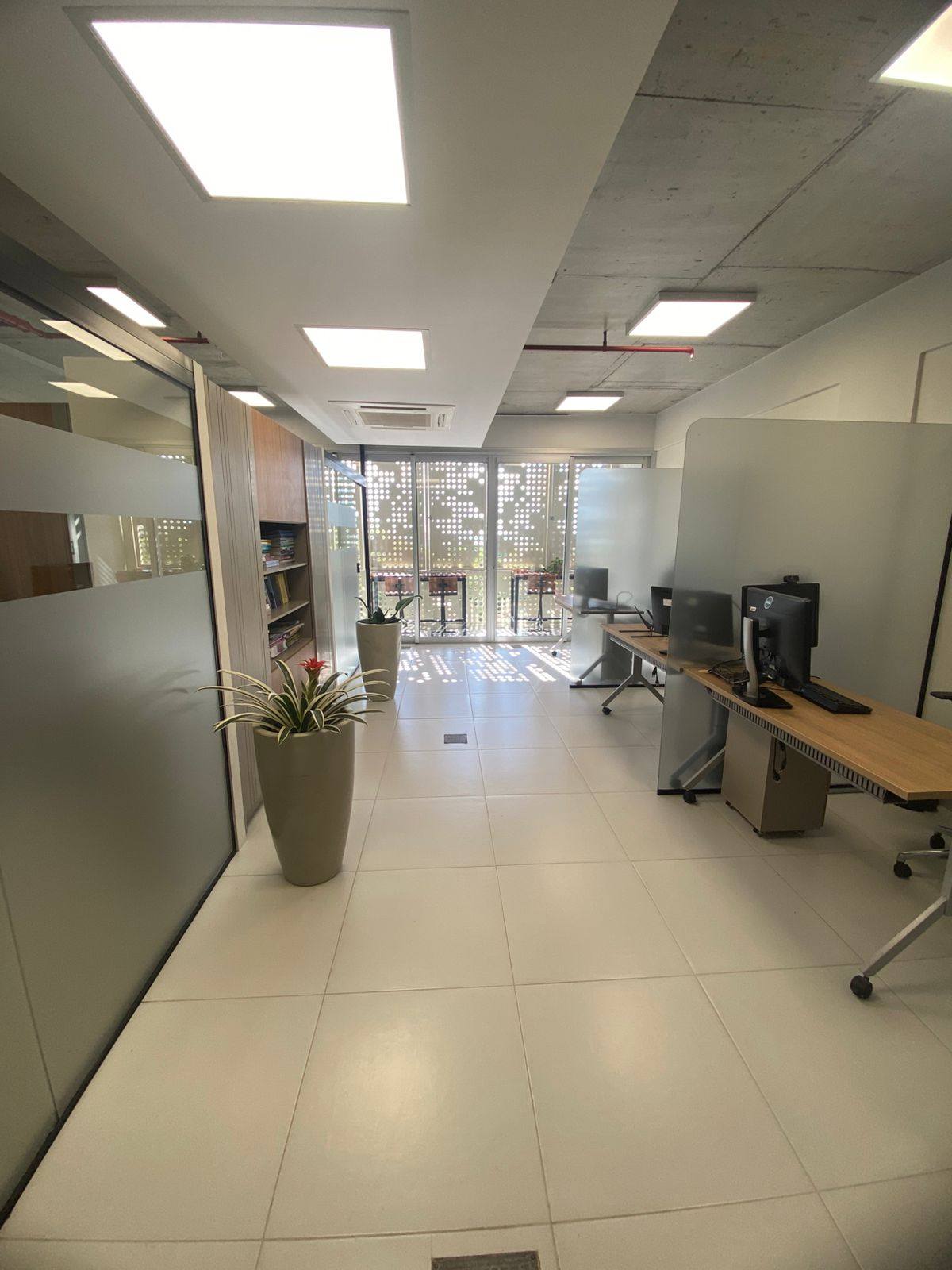 Se alquila oficina Corporativa sin muebles en Edificio Corporativo Zona León Condou - 5