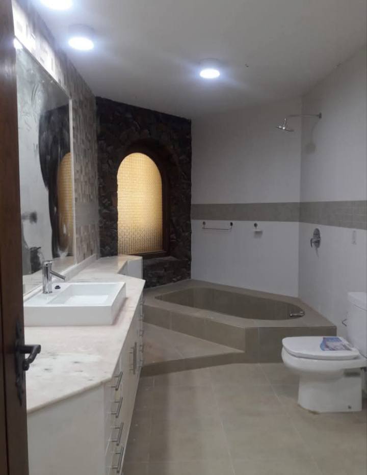 ALQUILO AMPLIA FASTUOSA RESIDENCIA EN ASUNCION - imagen 7