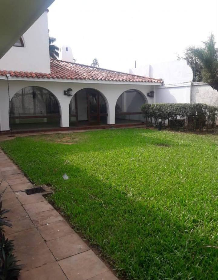 ALQUILO AMPLIA FASTUOSA RESIDENCIA EN ASUNCION - imagen 12