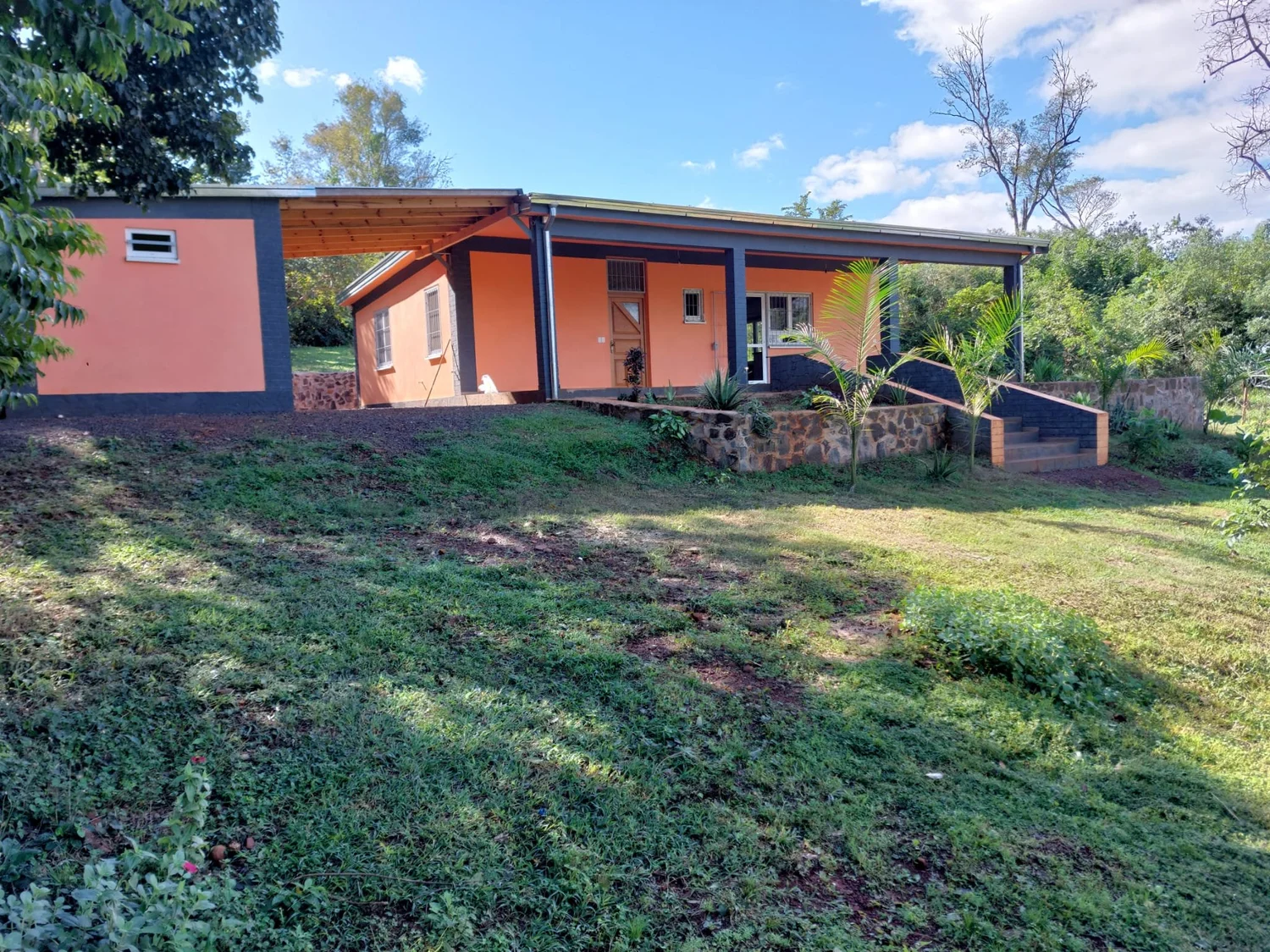 Hohenau: 17.000 m² – encantadora y sólida vivienda - 1
