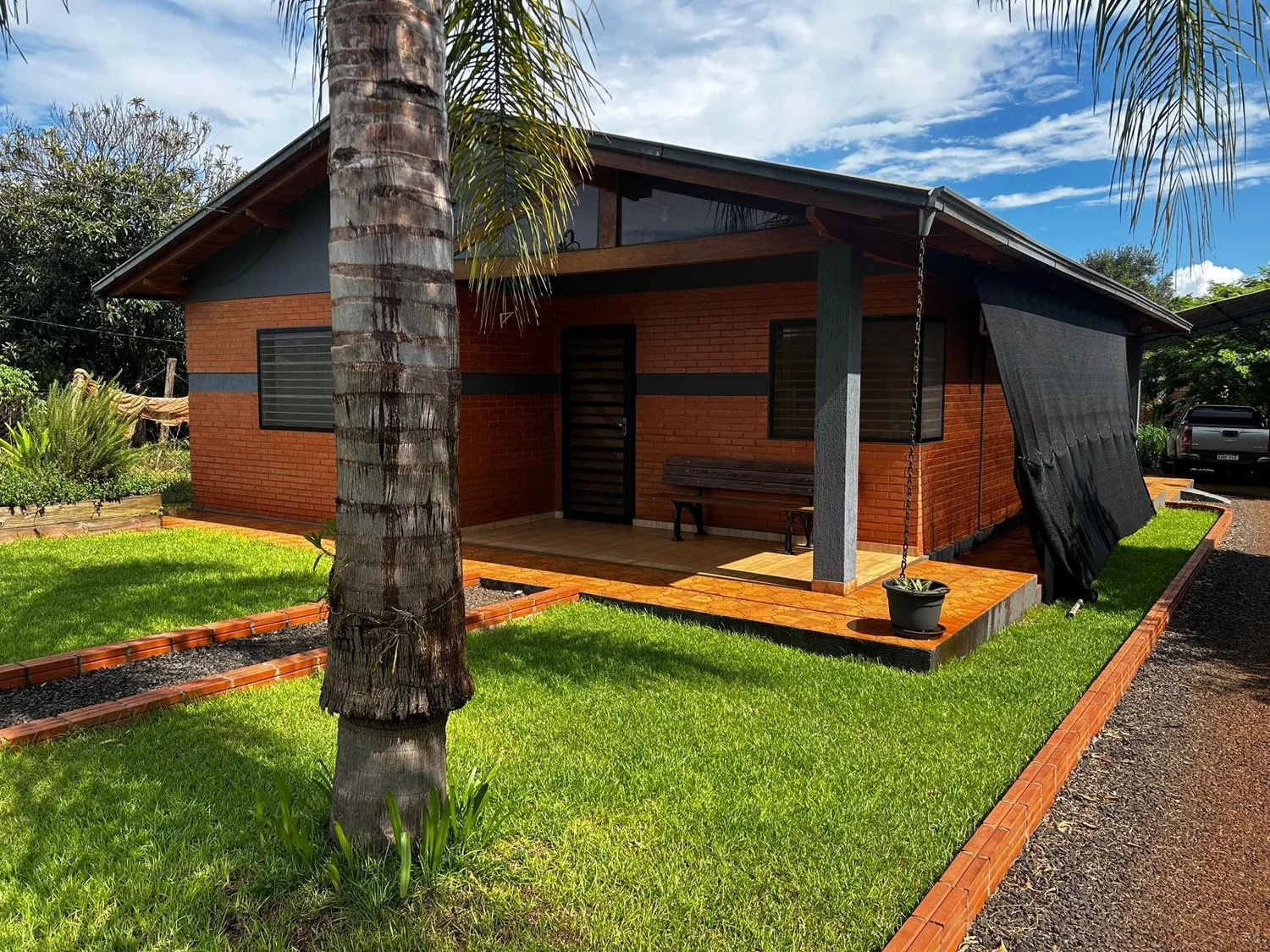 Bella Vista: vivienda familiar céntrica con posibilidades de ampliación - 1