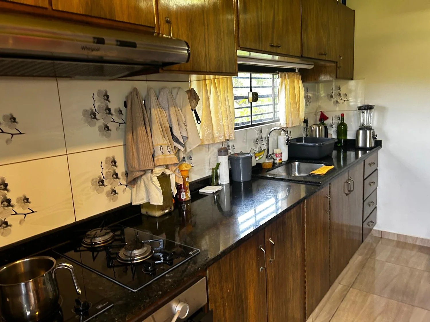Bella Vista: vivienda familiar céntrica con posibilidades de ampliación - 9