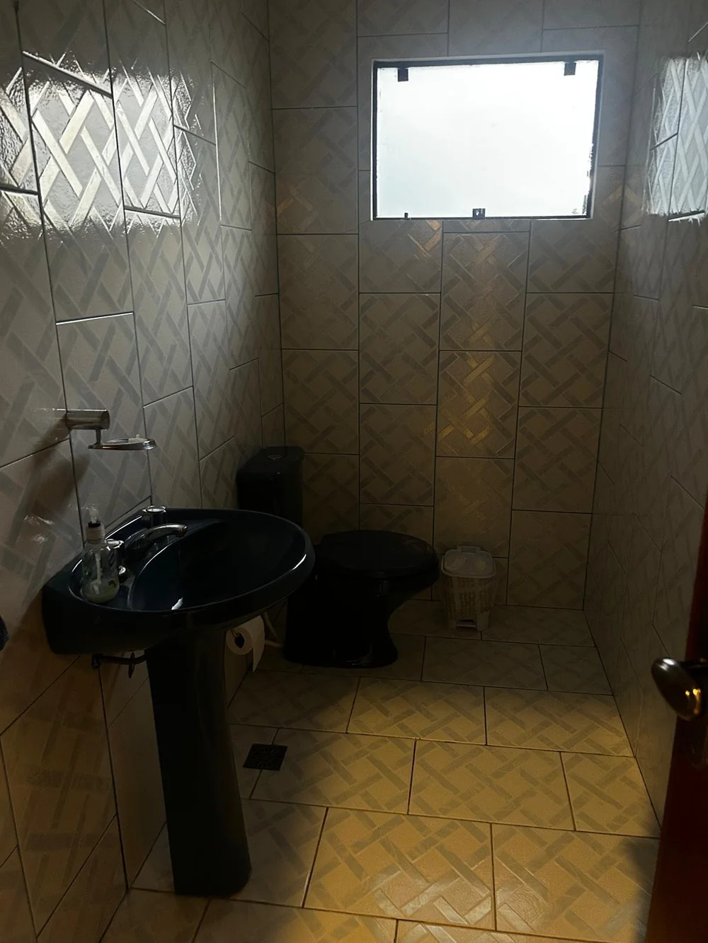 Obligado: 600 m² – vivienda familiar céntrica de 6 años - imagen 6