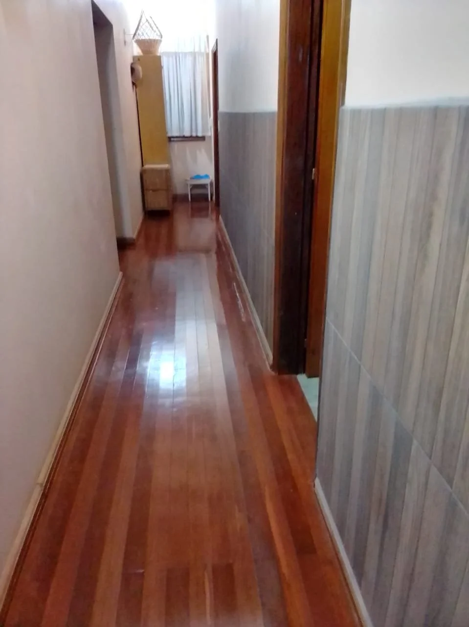Bella Vista: 1.200 m² – amplia vivienda familiar con casa de huéspedes independiente - 3