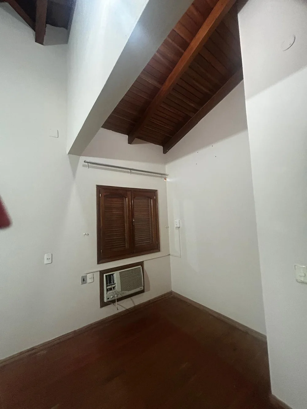 Bella Vista: 1.200 m² – amplia vivienda familiar con casa de huéspedes independiente - 6