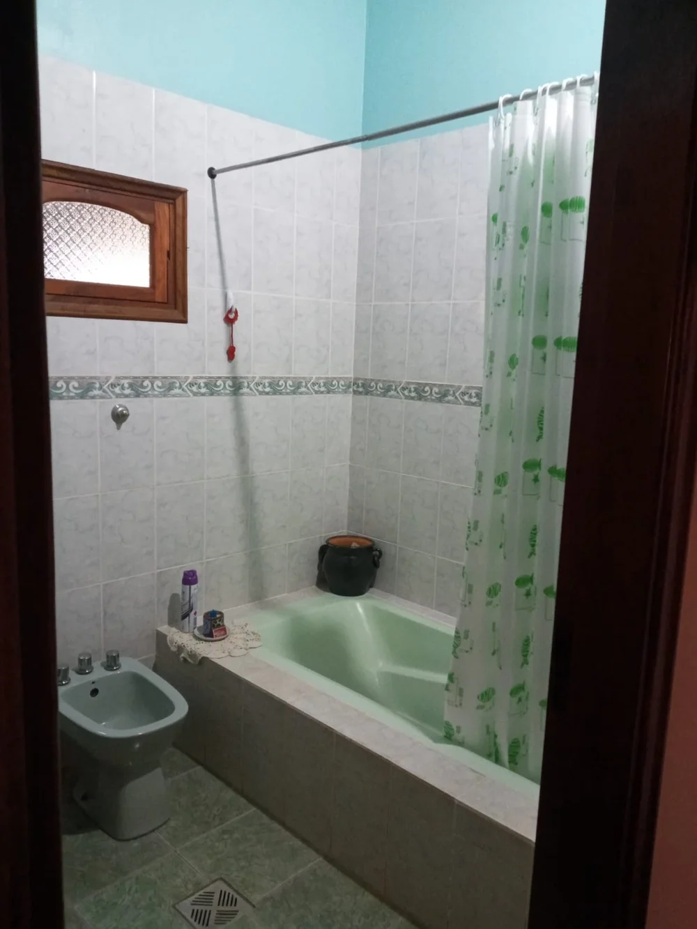 Bella Vista: 1.200 m² – amplia vivienda familiar con casa de huéspedes independiente - 12