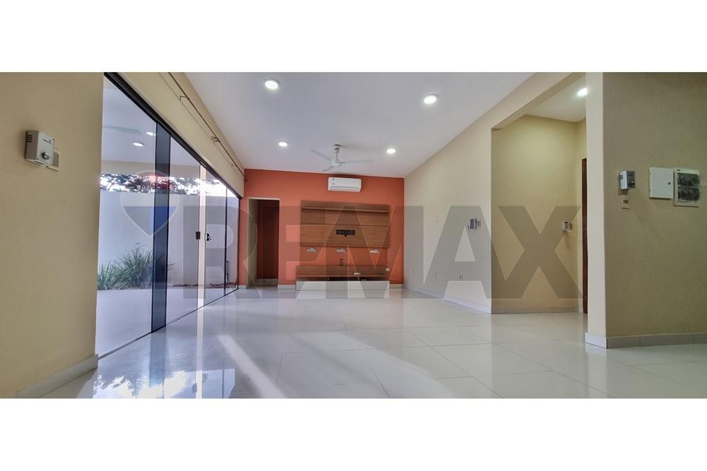 Casa de 3 Dormitorios y amplio patio en Fernando de la Mora. - imagen 4