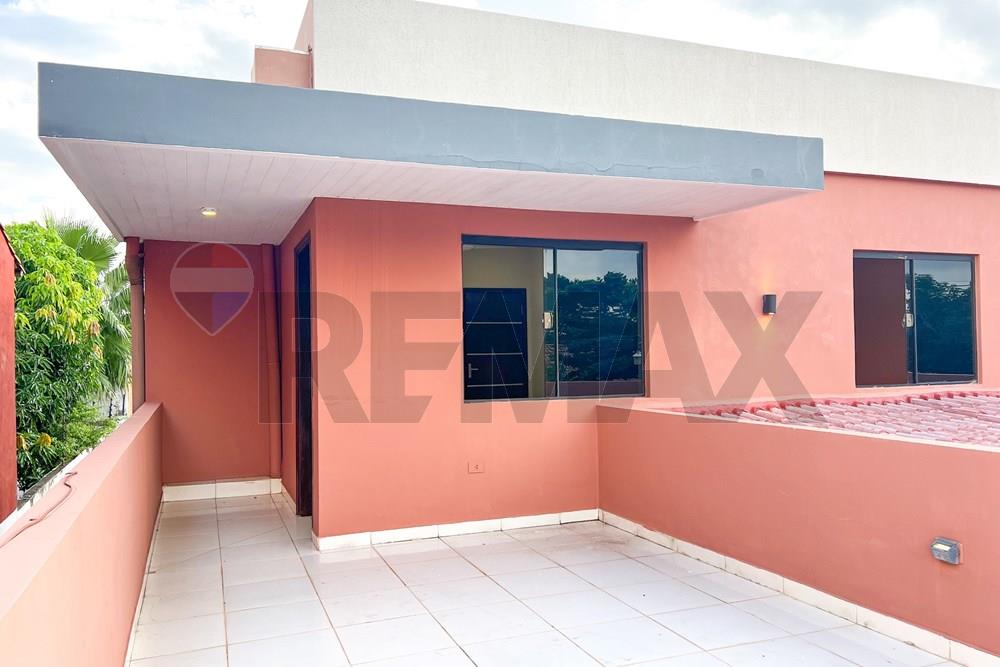 Casa de 3 Dormitorios y amplio patio en Fernando de la Mora. - imagen 14