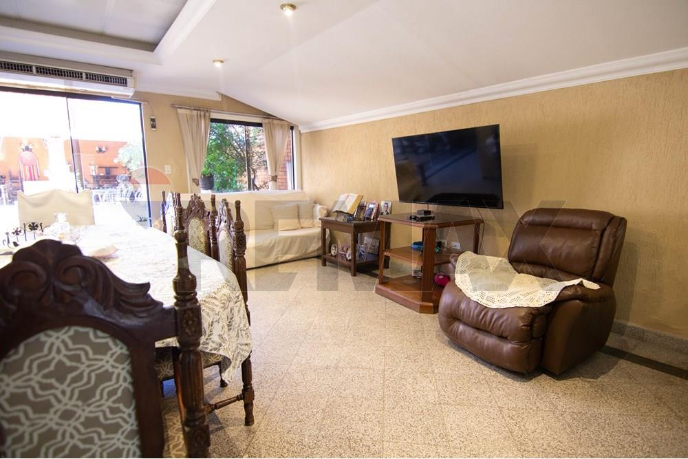 Casa con Piscina Bo. Bernardino Caballero Asunción - imagen 4