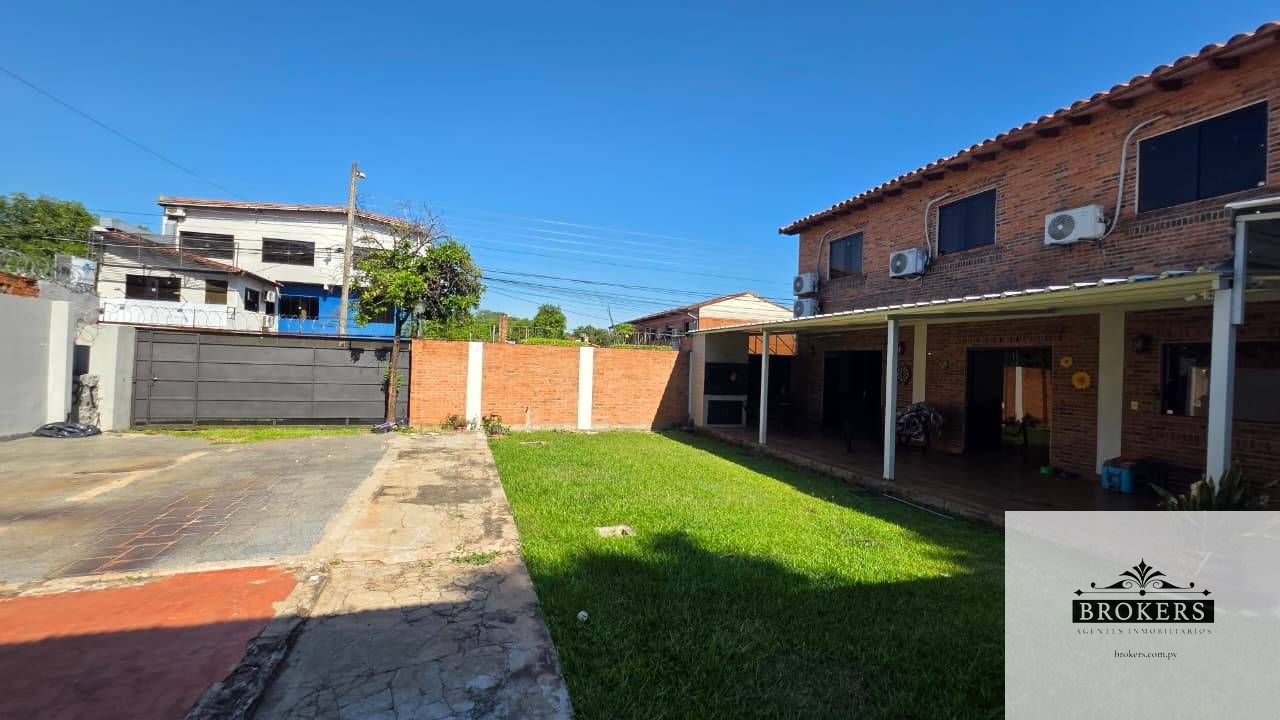 VENDO HERMOSA CASA DOS PLANTAS, 3 DORMIT. 4TO. BO. LUQUE - imagen 2