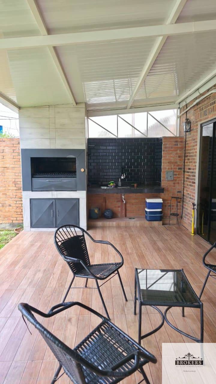 VENDO HERMOSA CASA DOS PLANTAS, 3 DORMIT. 4TO. BO. LUQUE - imagen 5