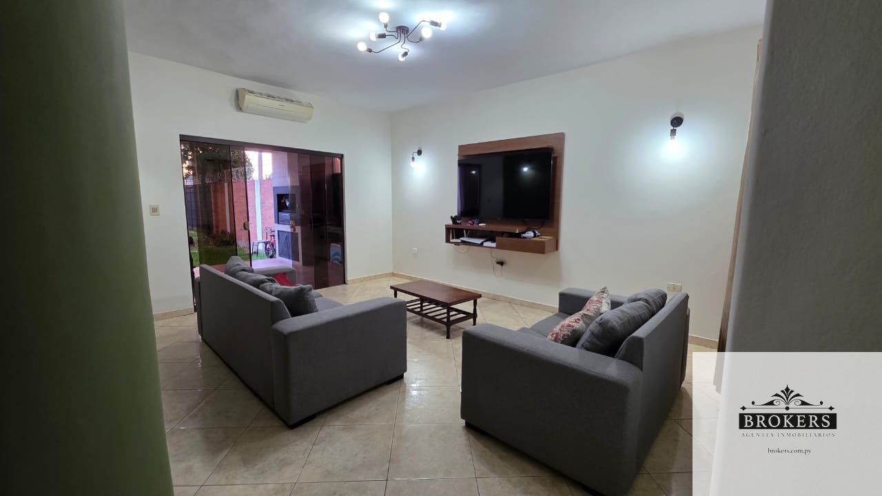VENDO HERMOSA CASA DOS PLANTAS, 3 DORMIT. 4TO. BO. LUQUE - imagen 6