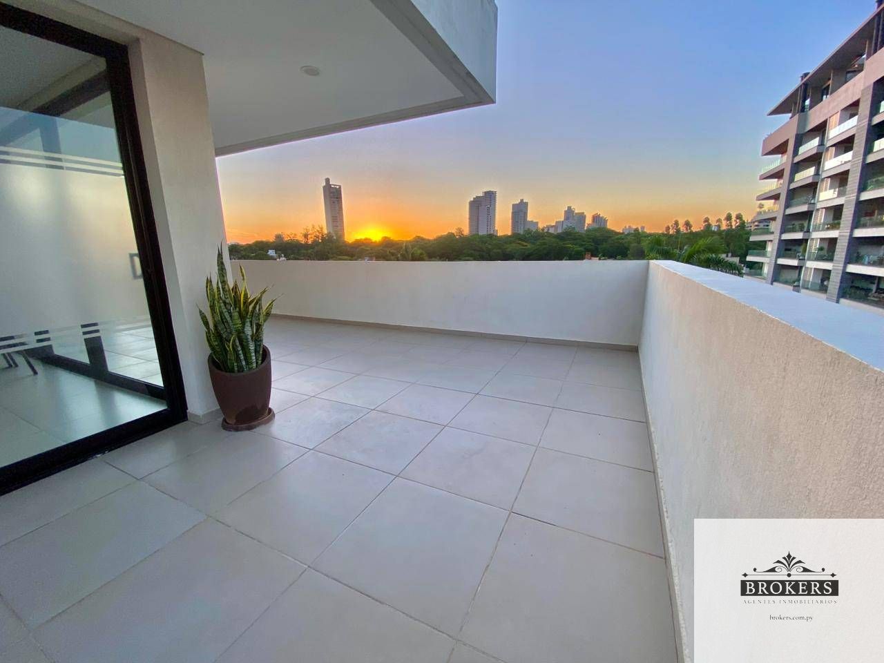 Vendo Departamento 2 dormit. c/ cochera en Ycuá Satí - imagen 11