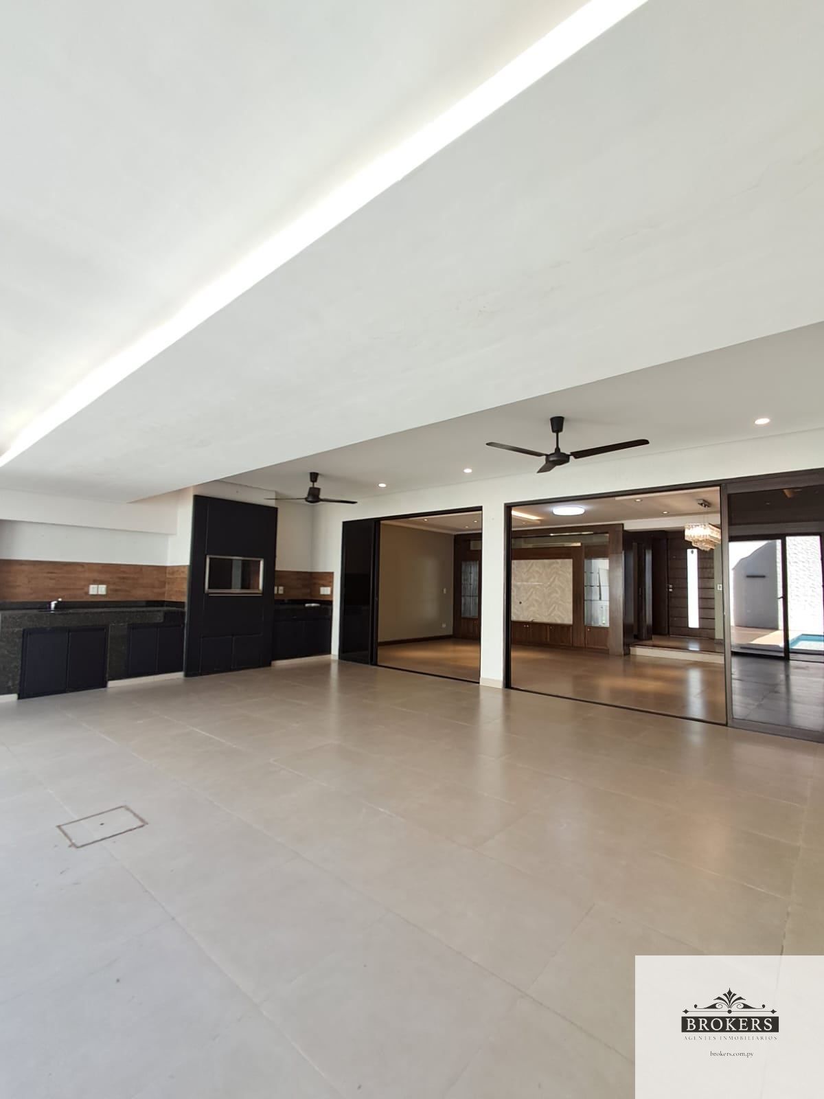 Vendo Casa Remodelada En Barrio Cerrado De 3 Dormitorios Zona Aeropuerto - imagen 2