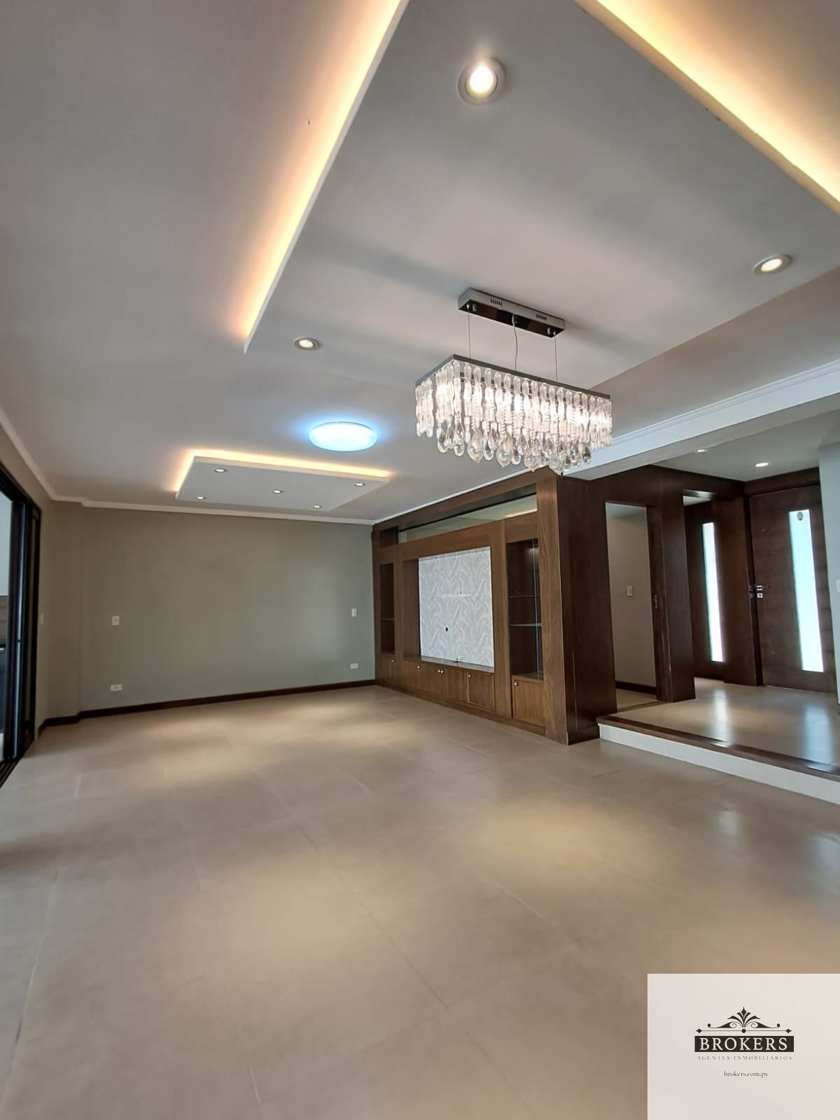 Vendo Casa Remodelada En Barrio Cerrado De 3 Dormitorios Zona Aeropuerto - imagen 4
