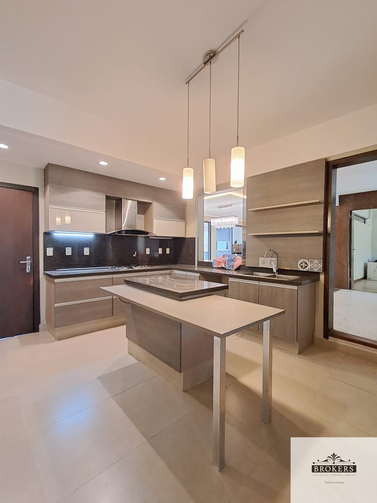 Vendo Casa Remodelada En Barrio Cerrado De 3 Dormitorios Zona Aeropuerto - imagen 7