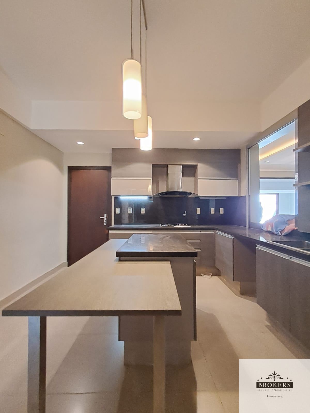 Vendo Casa Remodelada En Barrio Cerrado De 3 Dormitorios Zona Aeropuerto - imagen 8