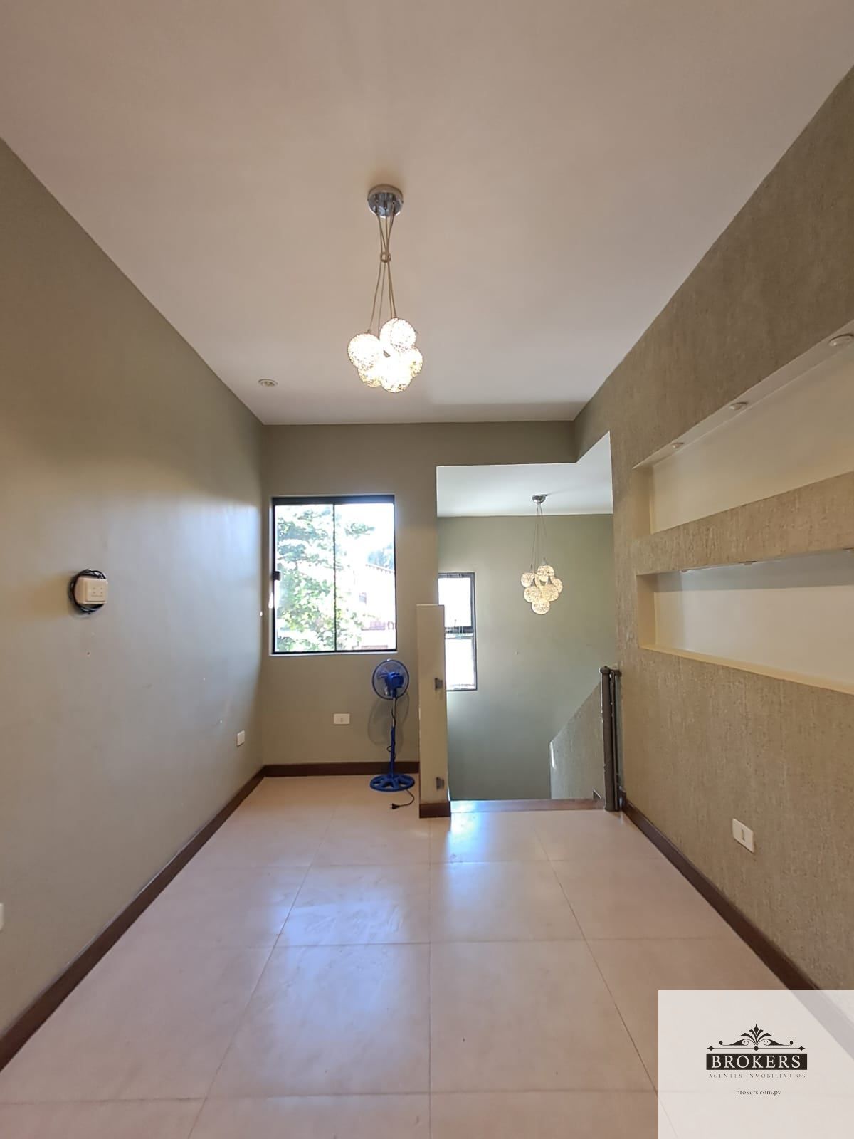 Vendo Casa Remodelada En Barrio Cerrado De 3 Dormitorios Zona Aeropuerto - imagen 9