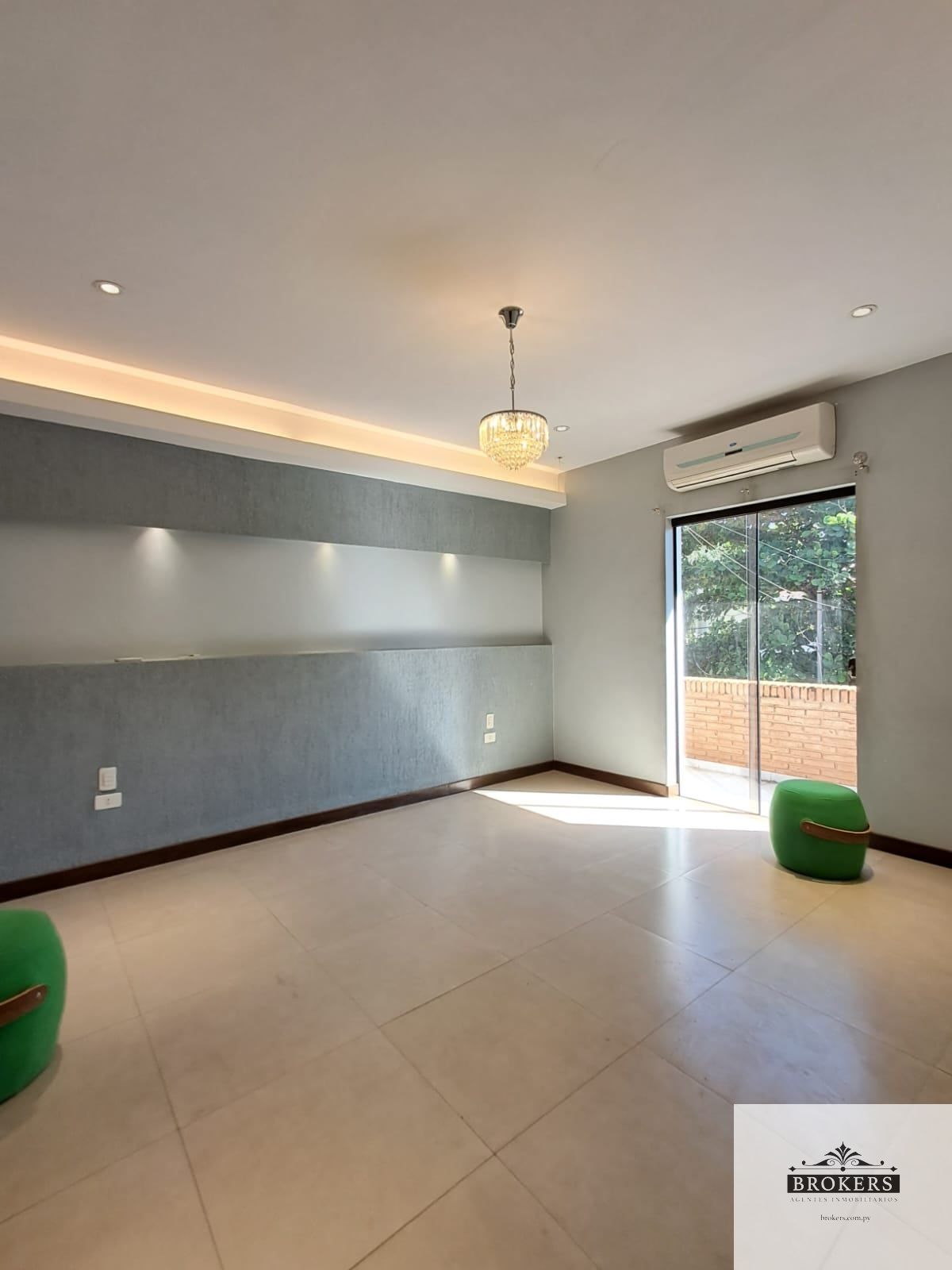 Vendo Casa Remodelada En Barrio Cerrado De 3 Dormitorios Zona Aeropuerto - imagen 13