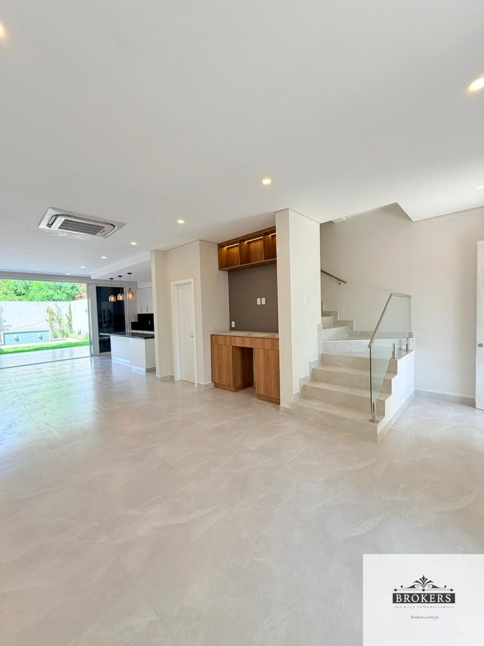 Dúplex en venta a Estrenar de 3 Suite c/ Piscina en Villa Aurelia - 2